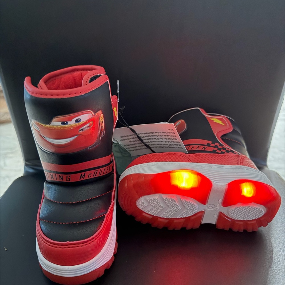 Kids Lightning McQueen Light-Up Sneakers